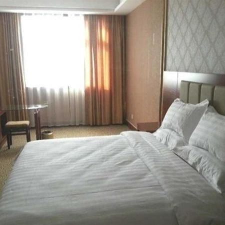 Kunlun Leju Business Hotel Pingdingshan Ruzhou City ภายนอก รูปภาพ
